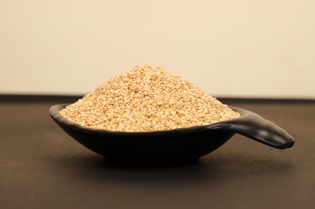 Natural sesame seeds 